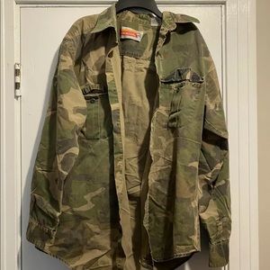 Winchester Camo Button Up Shirt Size Medium